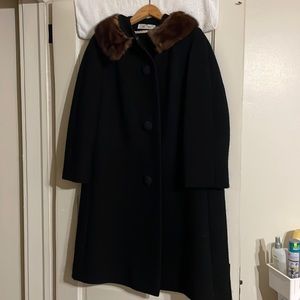 Vintage fur trim black coat in excellent condition